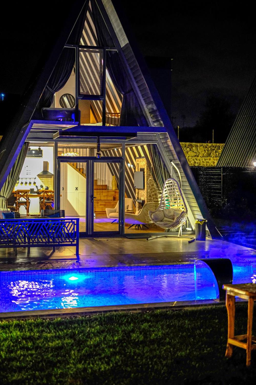 listing card gallery