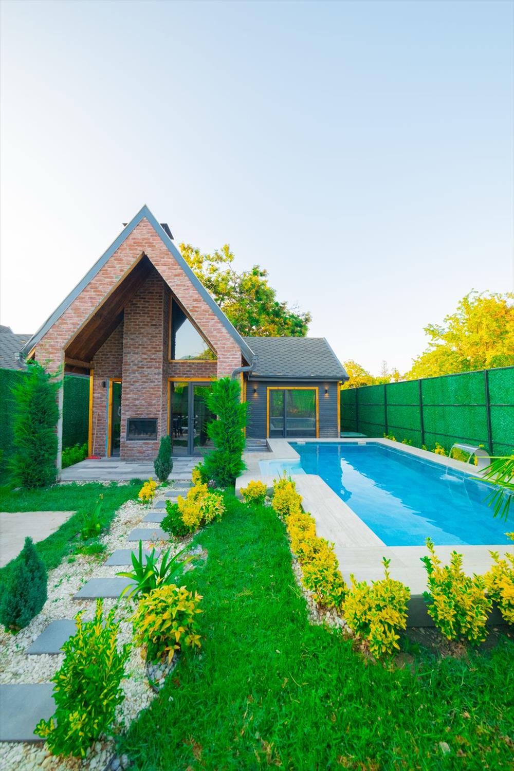 listing card gallery