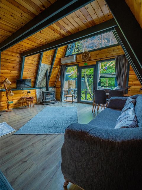 listing card gallery