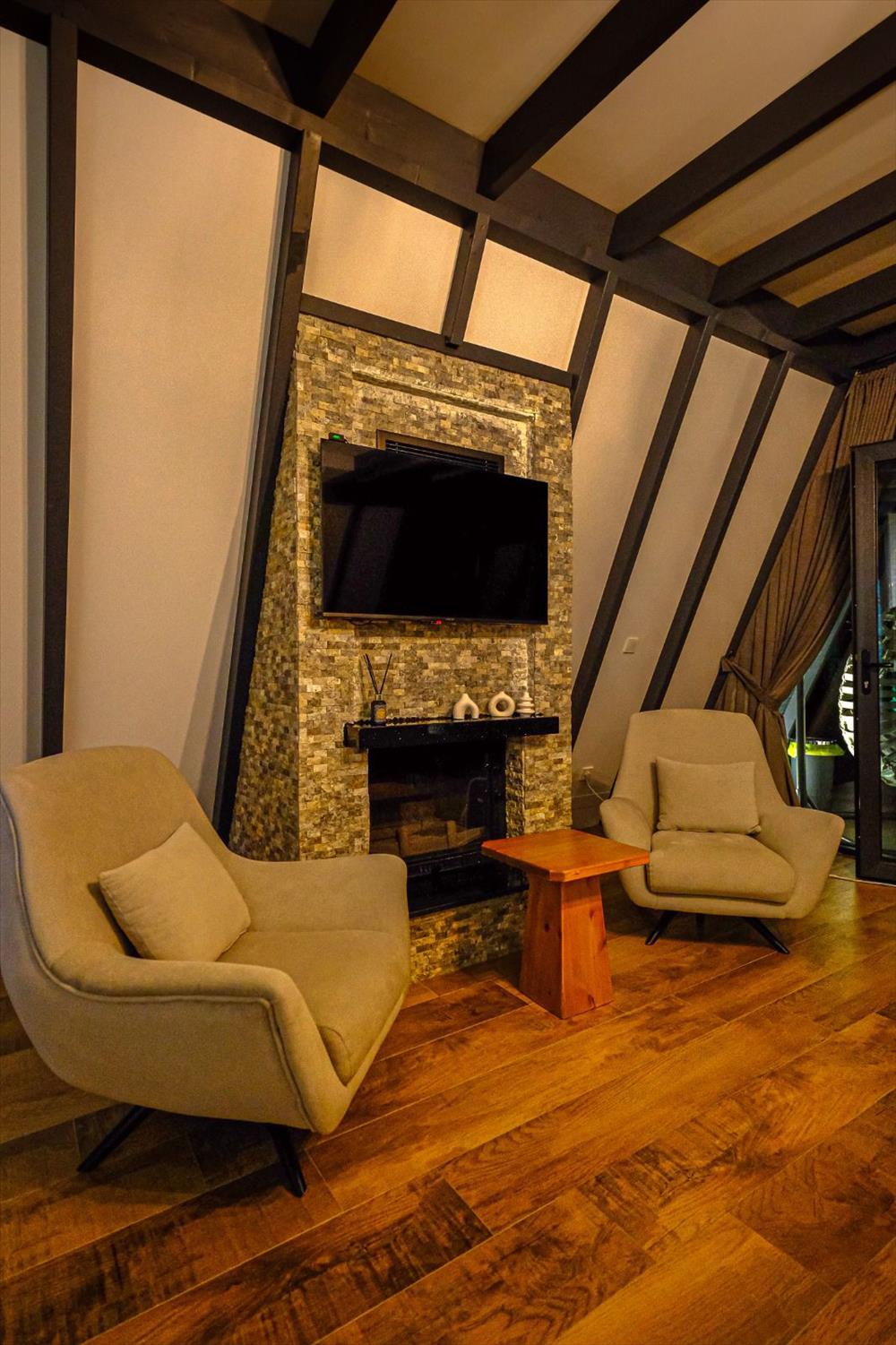 listing card gallery