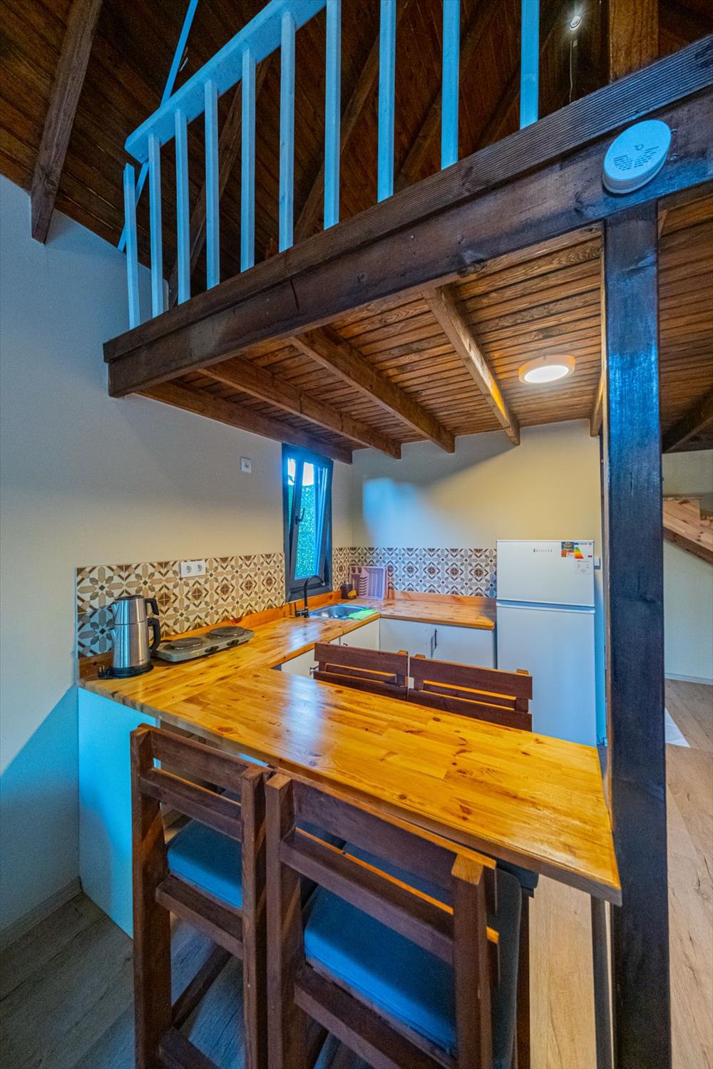 listing card gallery