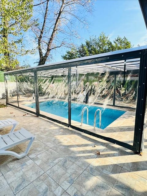 listing card gallery