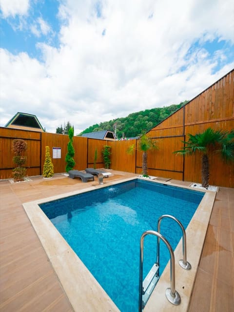 listing card gallery