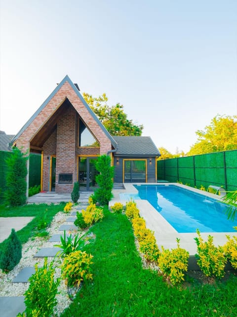 listing card gallery