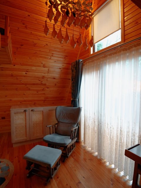 listing card gallery