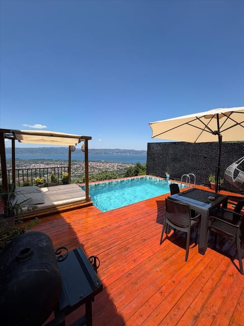 listing card gallery