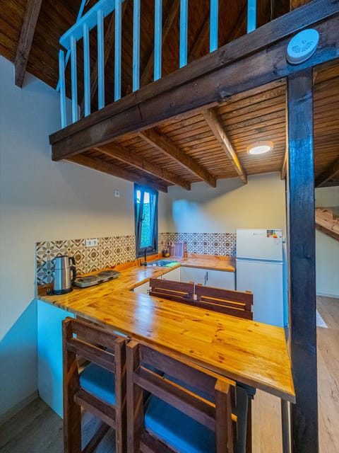 listing card gallery