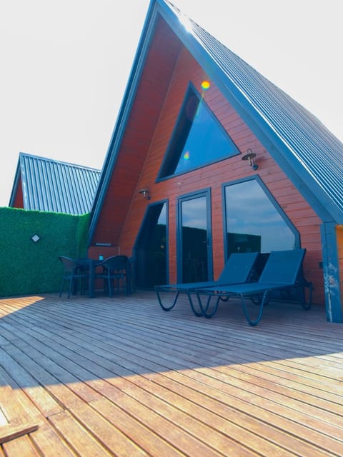 listing card gallery