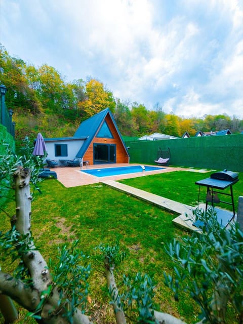 listing card gallery