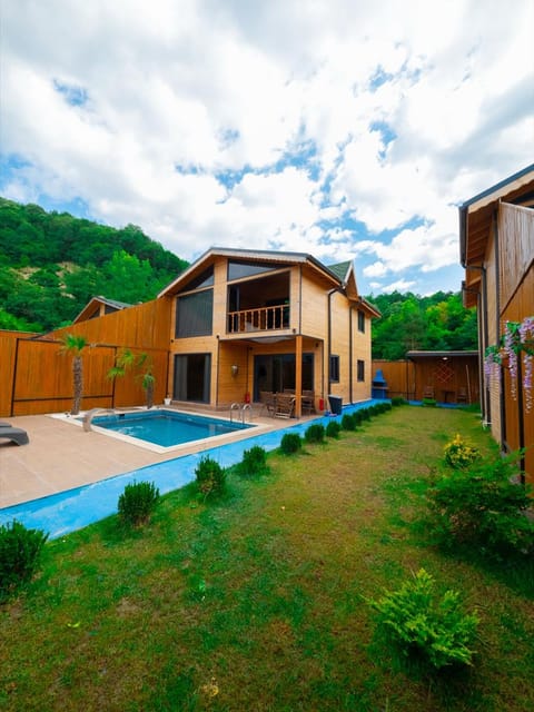 listing card gallery