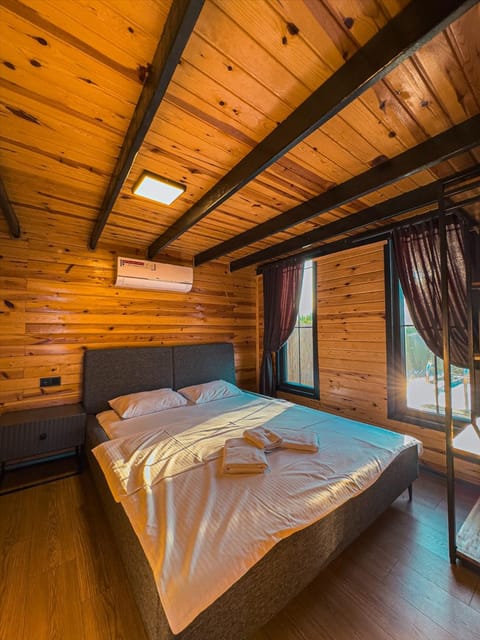 listing card gallery