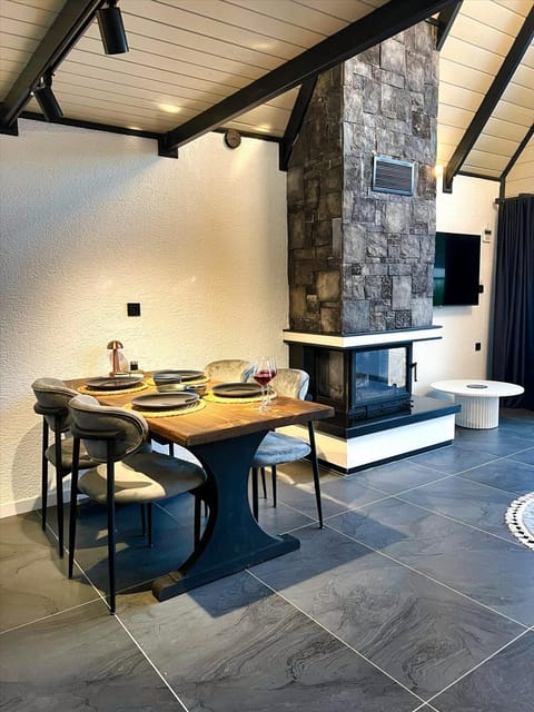 listing card gallery