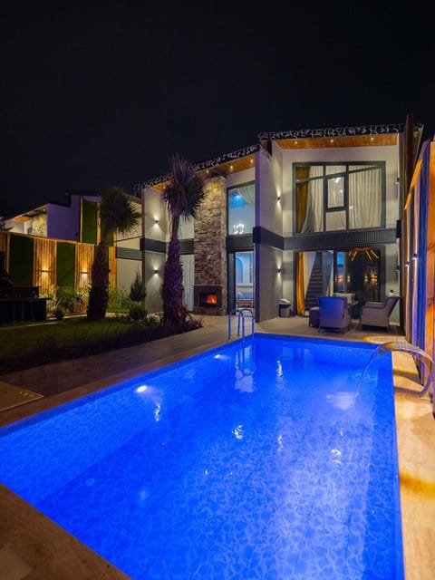 listing card gallery