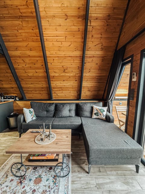 listing card gallery