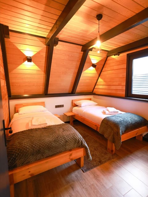 listing card gallery