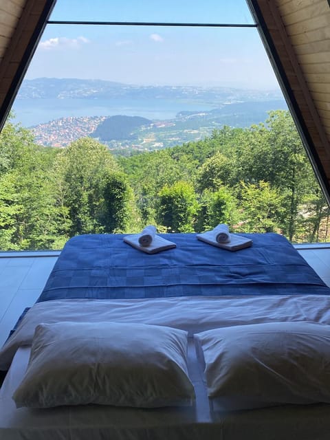 listing card gallery