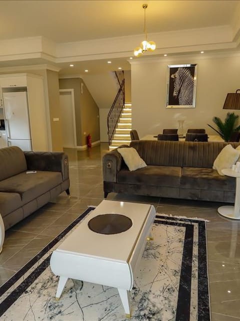 listing card gallery