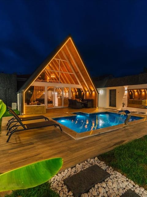 listing card gallery