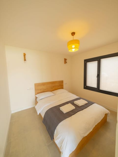 listing card gallery